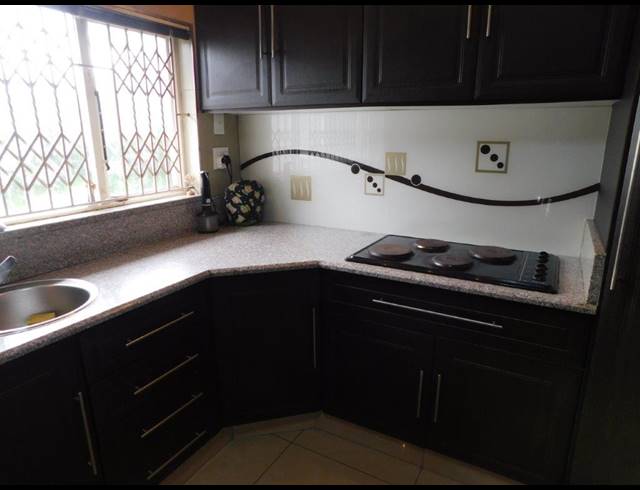 3 BEDROOM HOUSE FOR SALE IN UMHLATUZANA